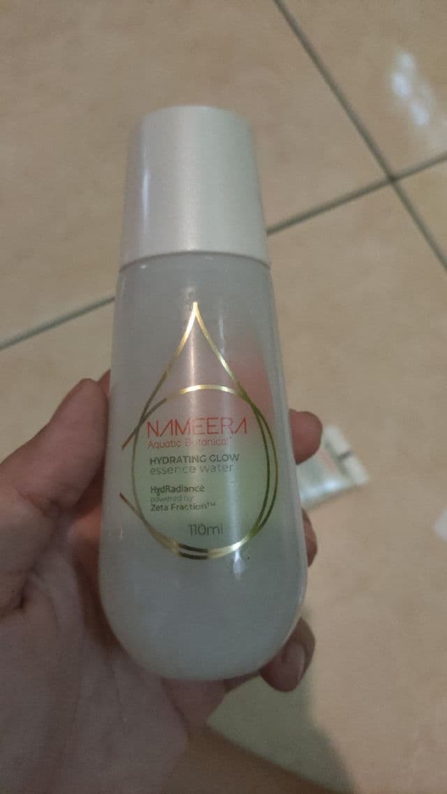 Nameera Hydrating Glow Essence Water review photo by widi2