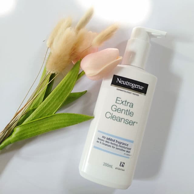 Neutrogena Extra Gentle Cleanser review photo by winonasasi