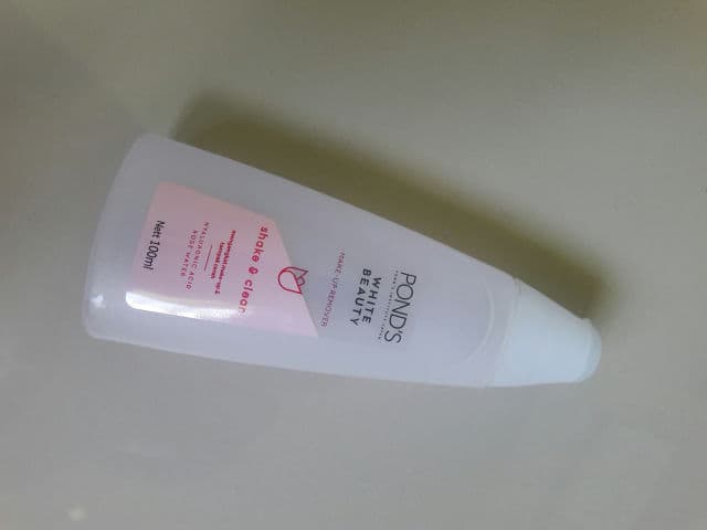 Pond's White Beauty Shake & Clean review photo by writtenbywin