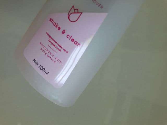 Pond's White Beauty Shake & Clean review photo by writtenbywin