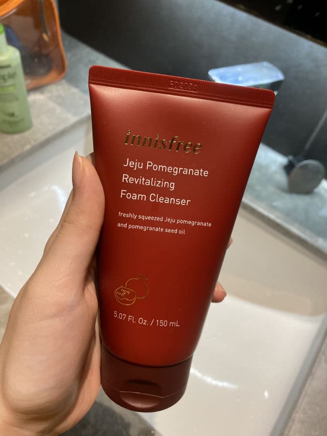 INNISFREE Jeju Pomegranate Revitalizing Foam Cleanser review photo by xjestella