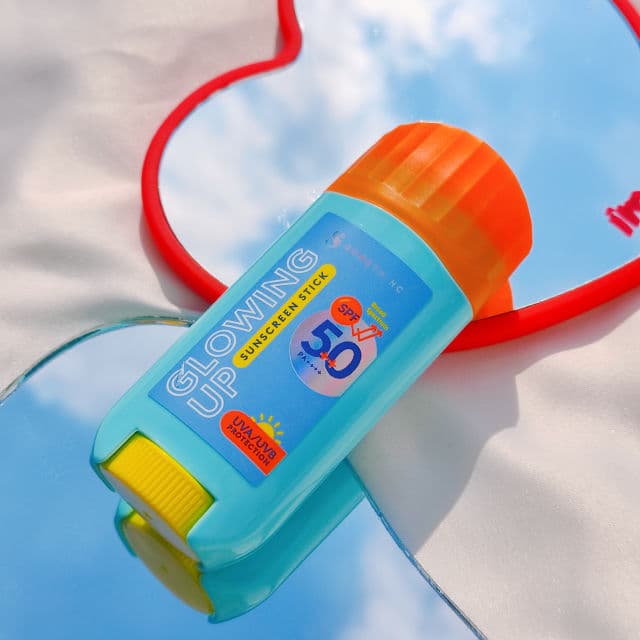 Somethinc Glowing Up Sunscreen Stick SPF 50+ PA ++++ review photo by xoshalika