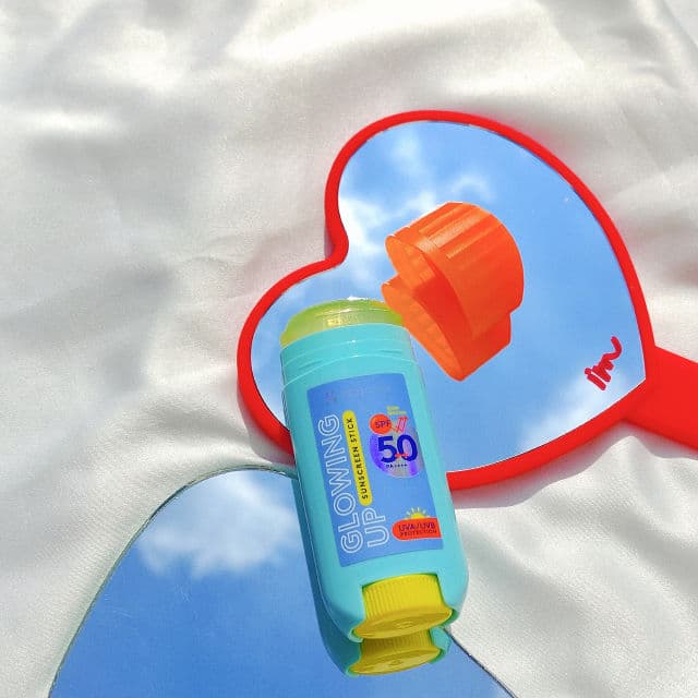 Somethinc Glowing Up Sunscreen Stick SPF 50+ PA ++++ review photo by xoshalika