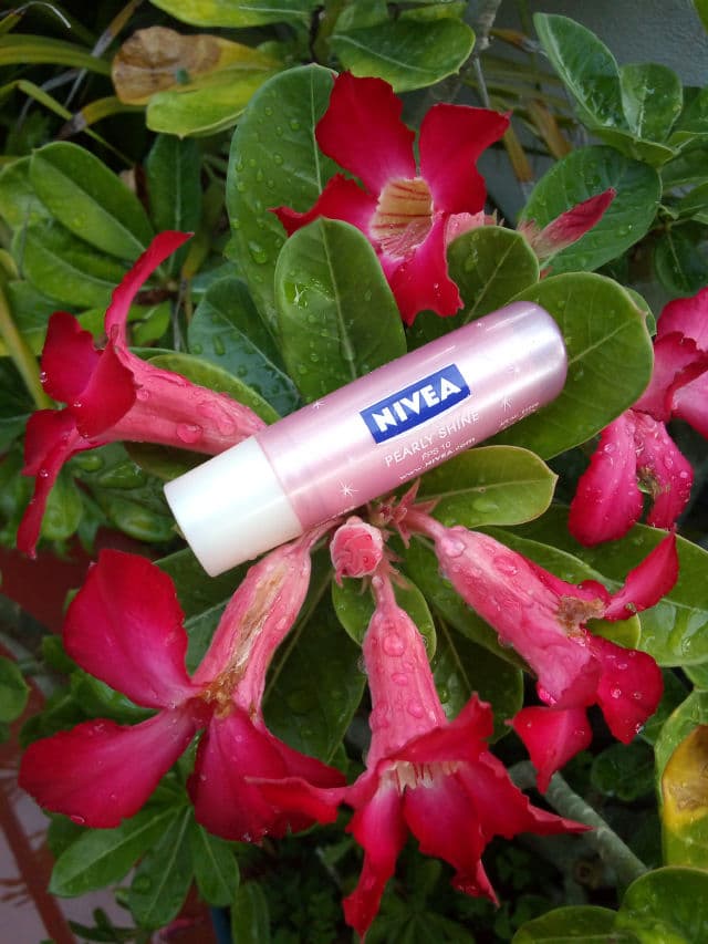 Nivea A Kiss of Shimmer Radiant Lip Care review photo by yamiisakura