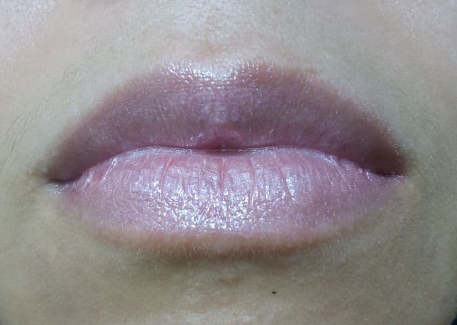 Nivea A Kiss of Shimmer Radiant Lip Care review photo by yamiisakura