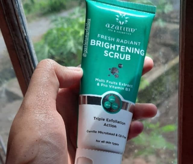 Azarine Fresh Radiant Brightening Scrub review photo by yasintanurlailaa