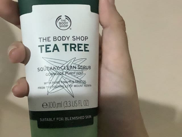 The Body Shop Tea Tree Squeaky-Clean Scrub review photo by yennyyen