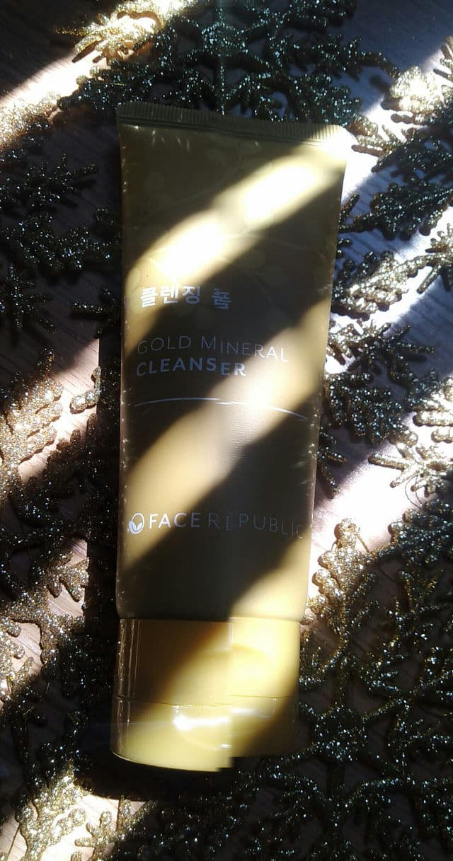Face Republic Gold Mineral Cleanser review photo by yeppujicare
