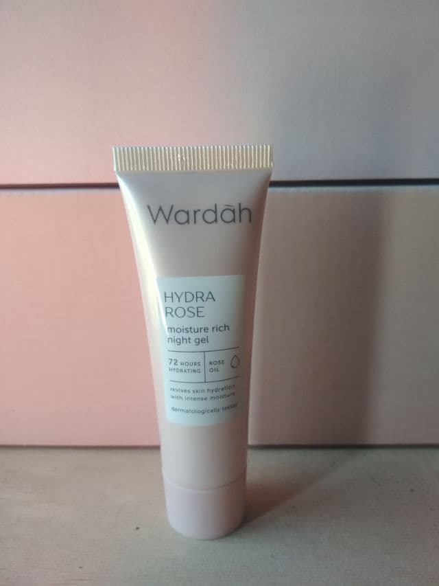 Wardah Hydra Rose Moisture Rich Night Gel review photo by yunzie