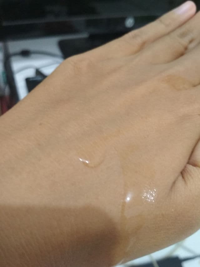 Pixy White-Aqua Hydra Moist Essence review photo by yunzie