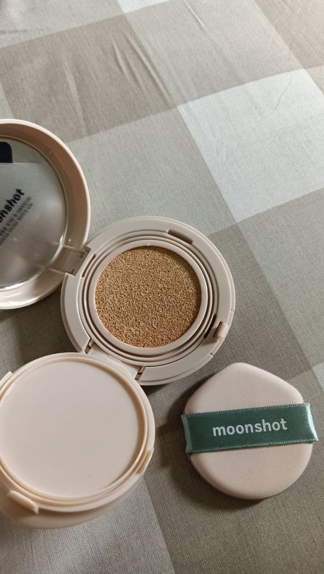 Moonshot Micro Calmingfit Cushion SPF50+ PA+++ review photo by yvschaa