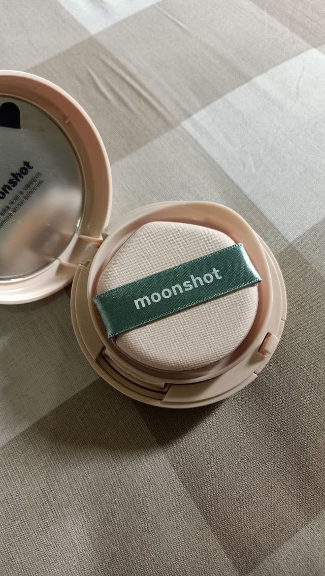 Moonshot Micro Calmingfit Cushion SPF50+ PA+++ review photo by yvschaa