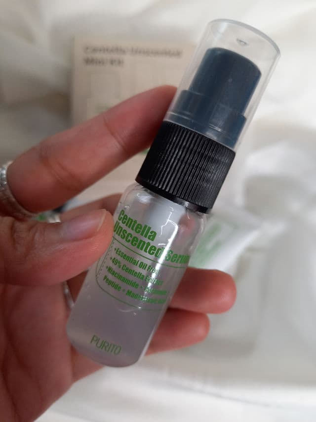 PURITO Wonder Releaf Centella Serum Unscented review photo by zairahvictoria