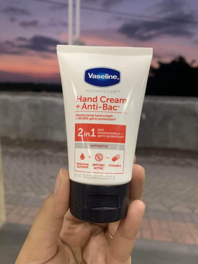 Vaseline Intensive Care Hand Cream + Anti Bac 2 In 1 review photo by zevina