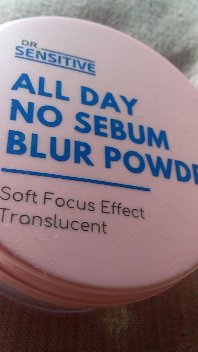 Dr. Sensitive All Day No Sebum Blur Powder review photo by zeykue