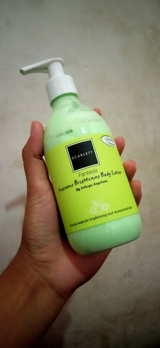 Scarlett Whitening Fantasia Fragrance Brightening Body Lotion review photo by Anonim