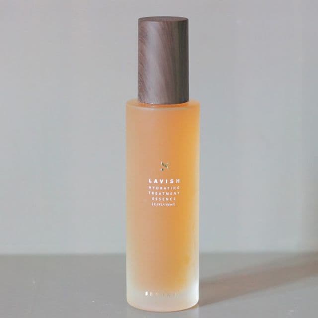 Lavish Hydrating Essence