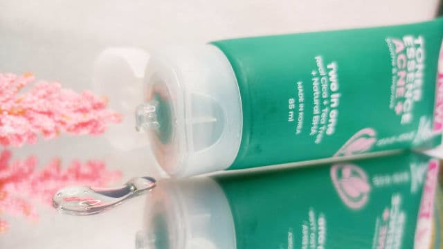 iWhite Korea Acne+ Toner Essence review photo by Apweel