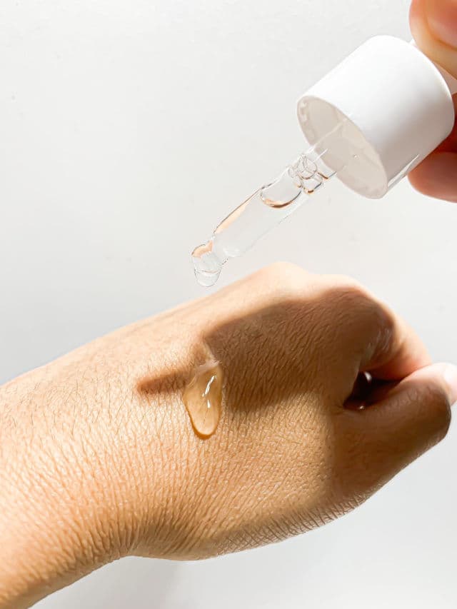 Azarine Niacinamide 5% + Moisture Sepiwhite Serum review photo by Istiqomah