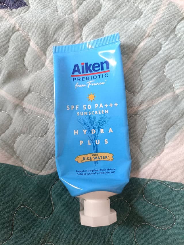 Aiken Prebiotic Sunscreen Super UV Protection SPF50 PA++++ review photo by Jamalia