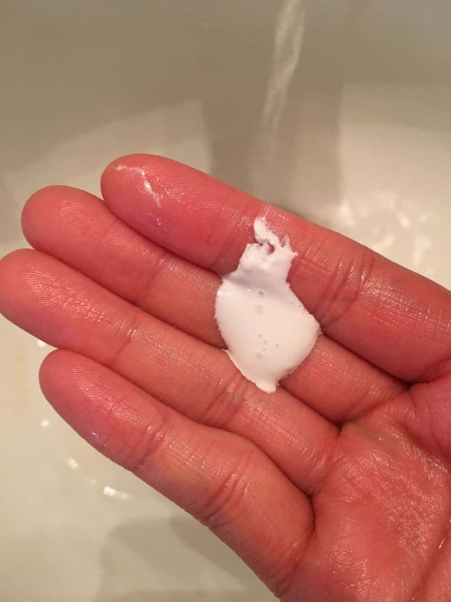 Neutrogena Skin Balancing Clay Facial Cleanser for Oily Skin review photo by Pickyplans