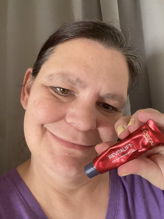 L'Oreal Paris Revitalift Miracle Blur Eye review photo by Steph315