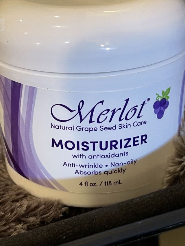 Merlot Moisturizer Cream review photo by Mannika