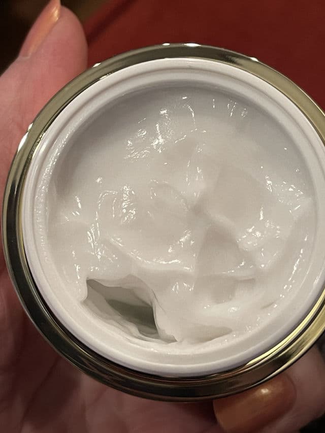 lavelier Marine Deep Moisturizer review photo by Mannika