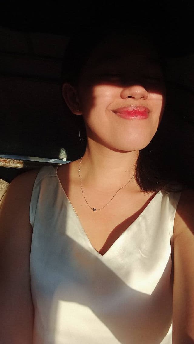 Pond's Hyaluron Sunscreen SPF50 PA++++ UV Hydrate review photo by angelzayeee