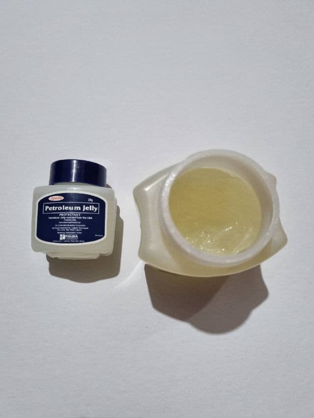 Apollo Petroleum Jelly review photo by sumbellissima