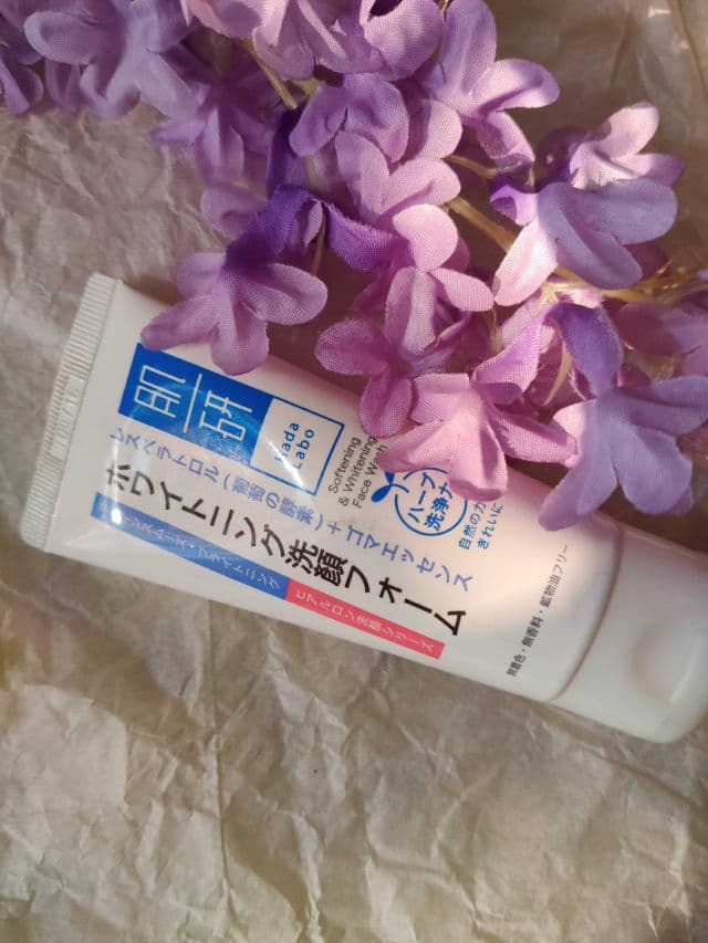 Hada Labo Softening & Whitening Face Wash review photo by aruneka