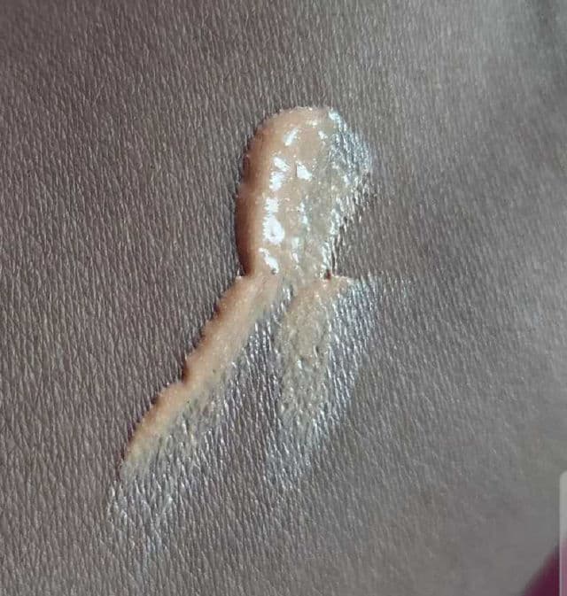 Qurez Mattifying Sunscreen SPF 50 PA+++ review photo by Tapaswini