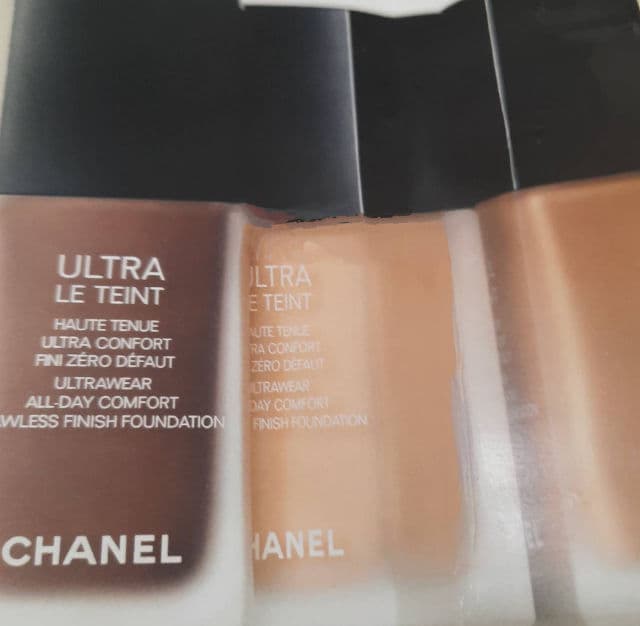 Chanel Ultra Le Teint Velvet Foundation review photo by Codermary