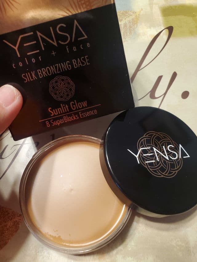 Yensa Silk Bronzing Base Sunlit Glow review photo by Twapslove