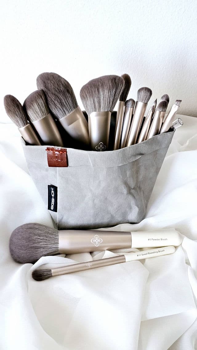 Real Techniques Makeup Brushes review photo by lanubedejuanilp