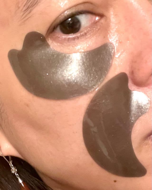 SNP Black Pearl Renew Eye Patch review photo by Skincareat40