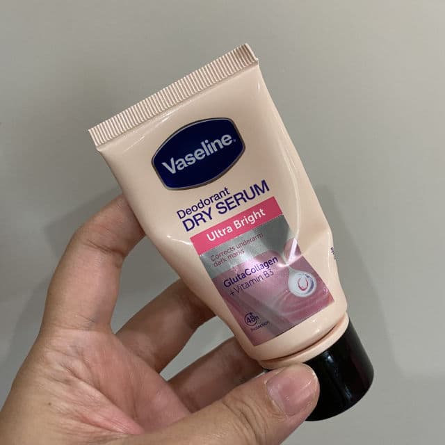 Vaseline Deodorant Dry Serum Ultra Bright review photo by C4r3m3