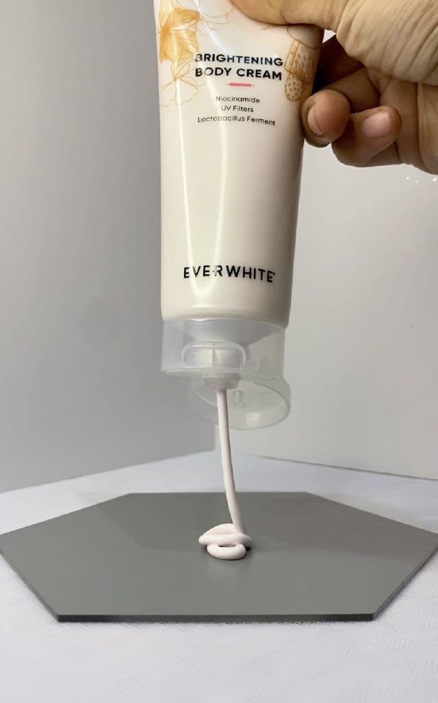 Everwhite Brightening Body Cream review photo by evabilqistafdila