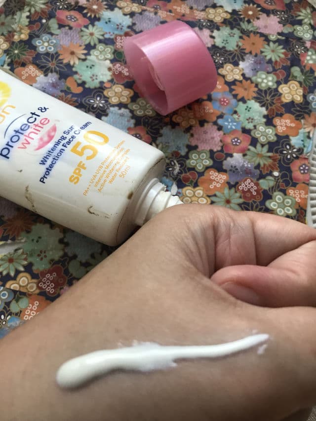 Nivea Sun Protect & White Face Cream SPF 50 review photo by Moony3