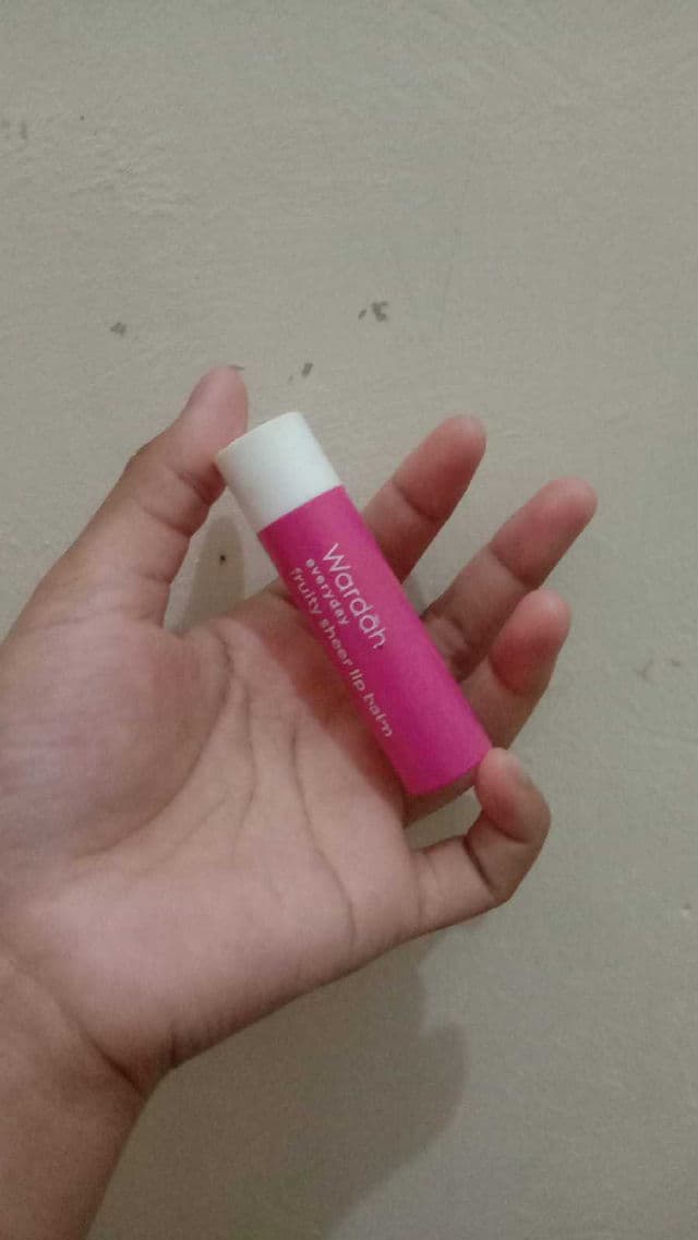Wardah Everyday Fruity Sheer Lip Balm - Strawberry review photo by anjournalskin