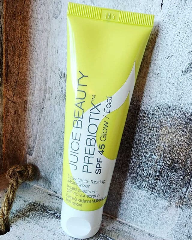 Juice Beauty Prebiotix SPF 45 Glow Daily Multi-Tasking Moisturizer review photo by Researching4Beauty