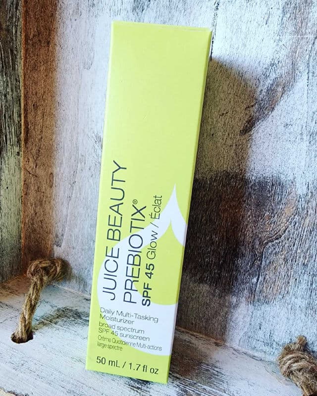 Juice Beauty Prebiotix SPF 45 Glow Daily Multi-Tasking Moisturizer review photo by Researching4Beauty