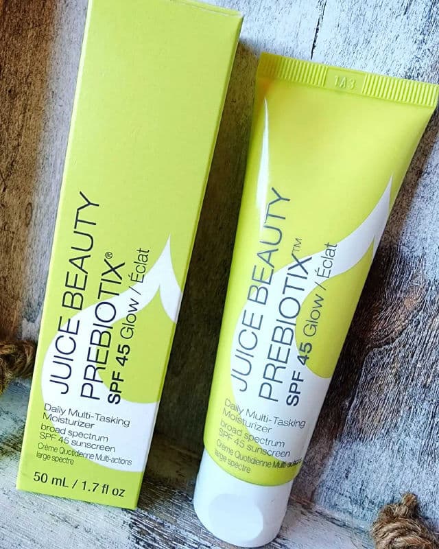 Juice Beauty Prebiotix SPF 45 Glow Daily Multi-Tasking Moisturizer review photo by Researching4Beauty
