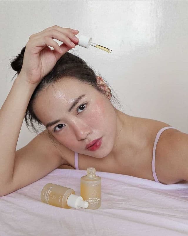 Solved Skincare 100% Organic Golden Jojoba Oil review photo by myskinbybel