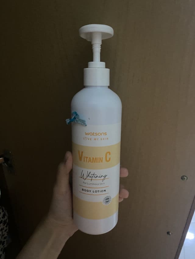 Watsons Love My Skin Vitamin C Whitening Shower Cream review photo by deenaa1