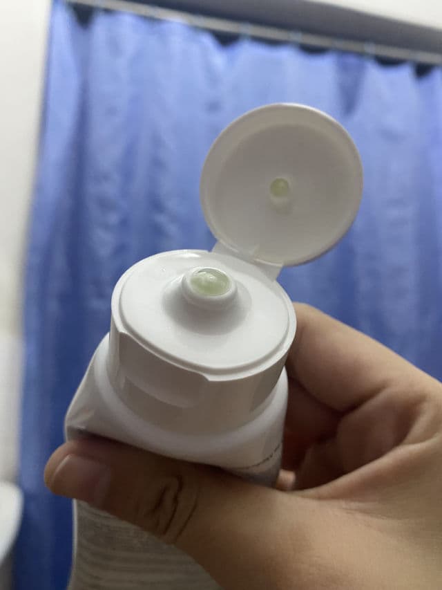 Mentholatum Acnes Creamy Face Wash review photo by ChickenL