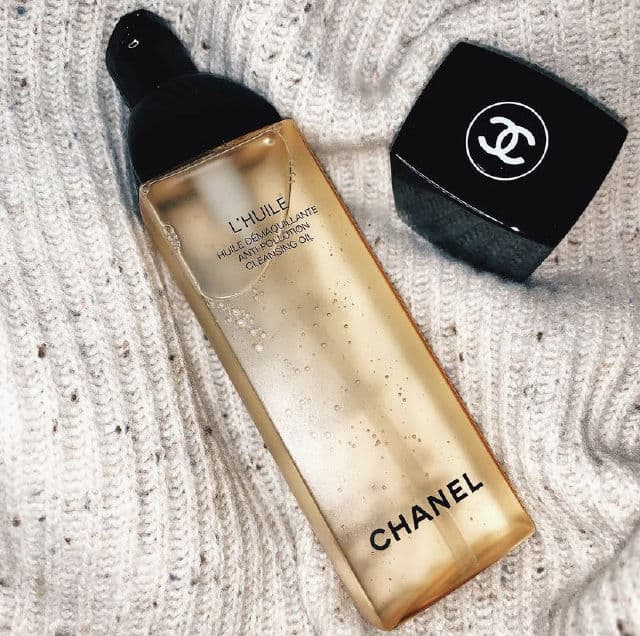 Chanel L’huile Anti-Pollution Cleansing Oil review photo by Celerybaby