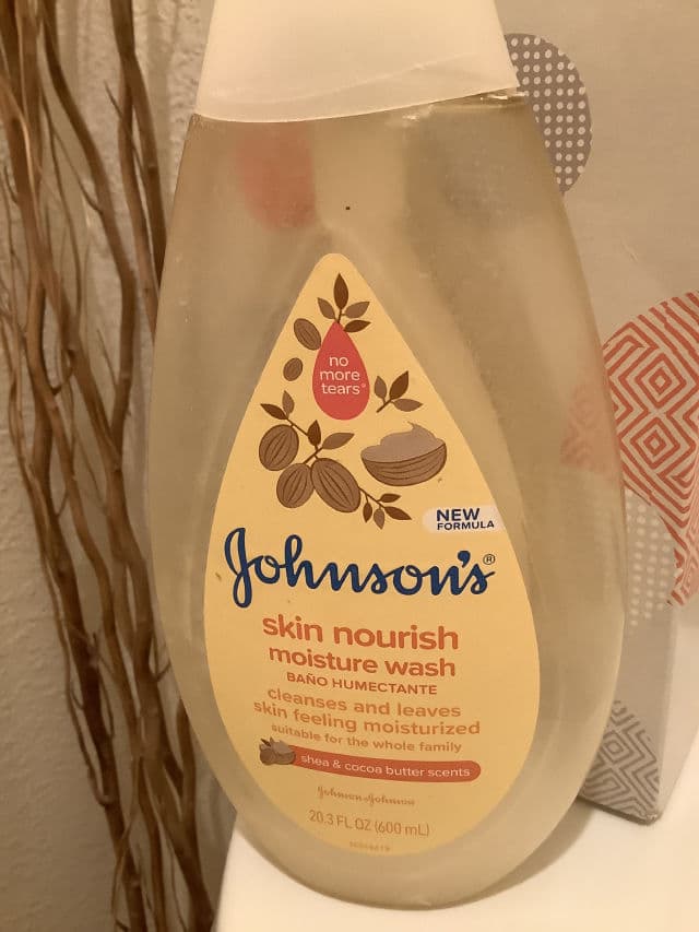 Johnson's Skin Nourish Shea & Cocoa Butter Wash review photo by thePineapplePrincess