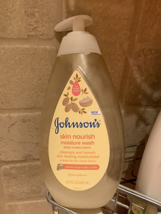 Johnson's Skin Nourish Shea & Cocoa Butter Wash review photo by thePineapplePrincess
