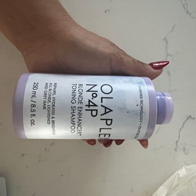 Olaplex No. 4P Blonde Enhancer Toning Shampoo review photo by calvokurumilla